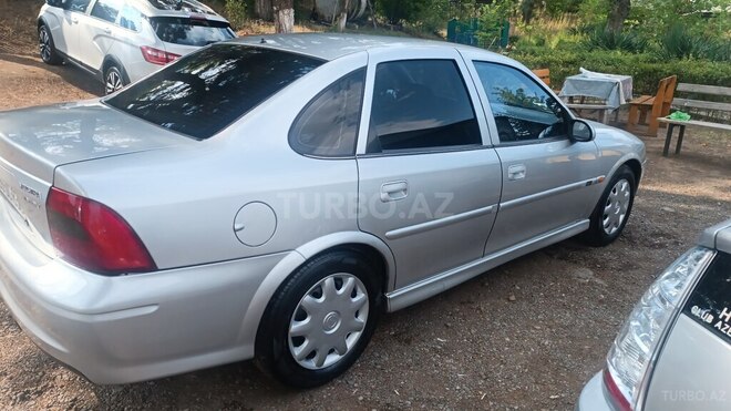 Opel Vectra 2000, 300,000 km - 1.6 l - Tovuz