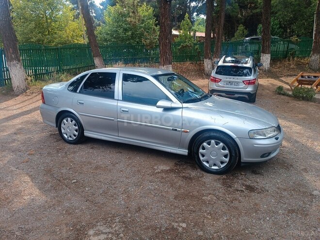 Opel Vectra 2000, 300,000 km - 1.6 l - Tovuz