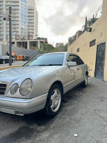 Mercedes E 240 1998, 462,000 km - 2.4 l - Bakı