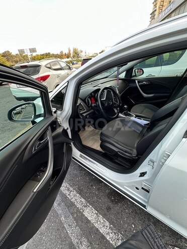 Opel Astra 2011, 210,000 km - 1.5 l - Bakı