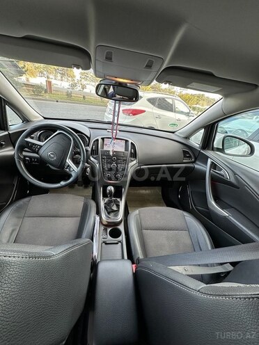Opel Astra 2011, 210,000 km - 1.5 l - Bakı