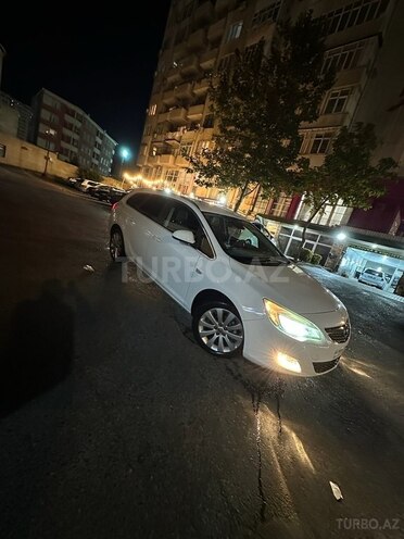 Opel Astra 2011, 210,000 km - 1.5 l - Bakı