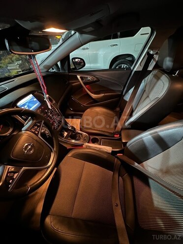 Opel Astra 2011, 210,000 km - 1.5 l - Bakı