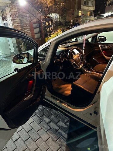 Opel Astra 2011, 210,000 km - 1.5 l - Bakı