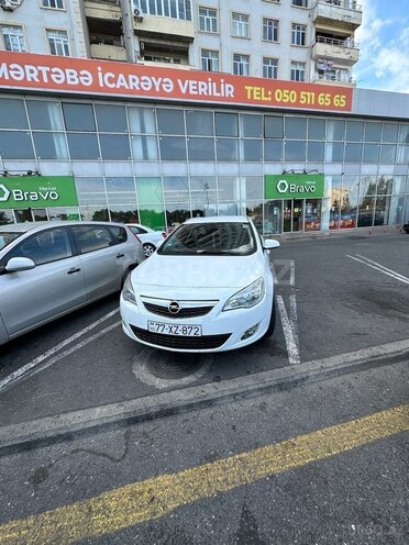 Opel Astra 2011, 210,000 km - 1.5 l - Bakı