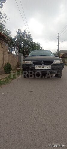 Opel Astra 1995, 250,000 km - 1.6 л - Quba