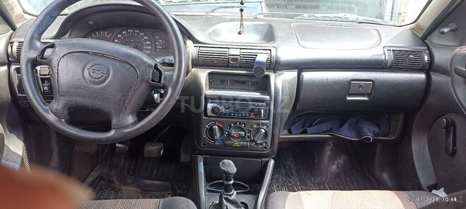 Opel Astra 1995, 250,000 km - 1.6 л - Quba