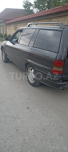 Opel Astra 1995, 250,000 km - 1.6 л - Quba