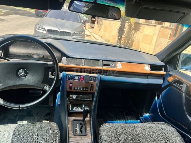 Mercedes E 250 1991, 370,000 km - 2.5 l - Bakı