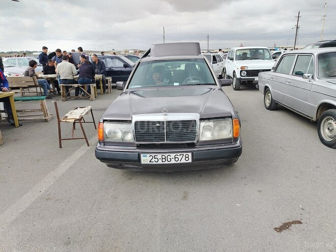 Mercedes E 200 1993, 400,000 km - 2.0 l - Bakı