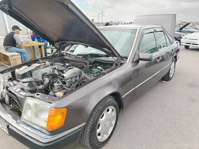 Mercedes E 200 1993, 400,000 km - 2.0 l - Bakı