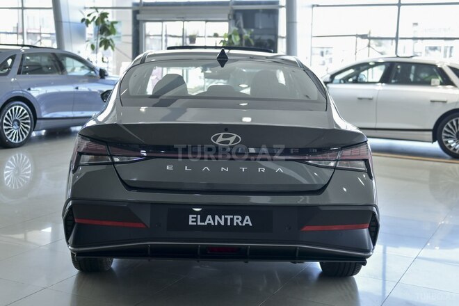 Hyundai Elantra-7