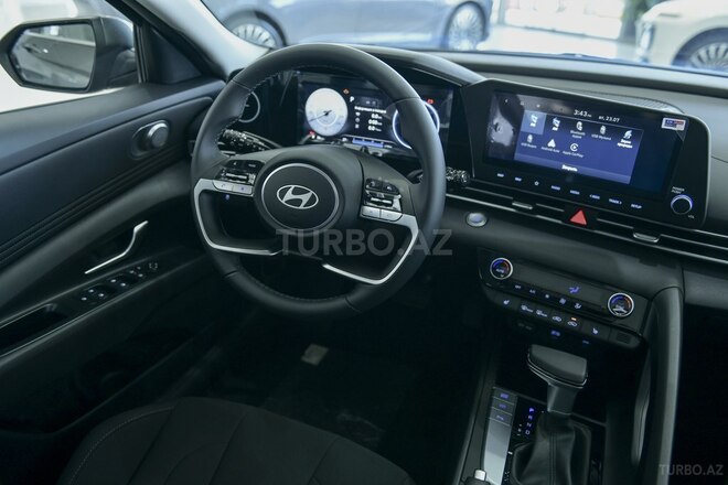 Hyundai Elantra-9
