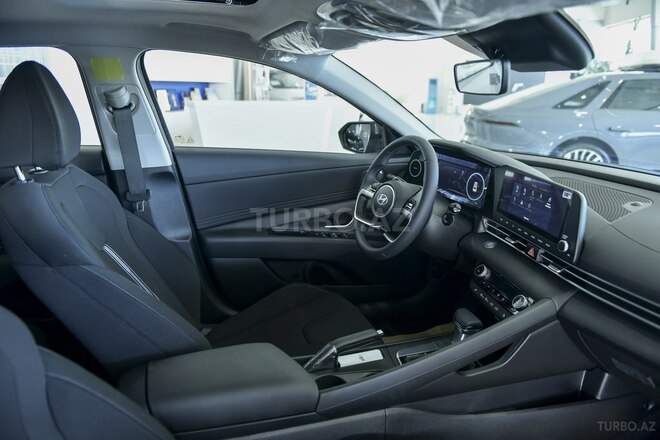 Hyundai Elantra-19