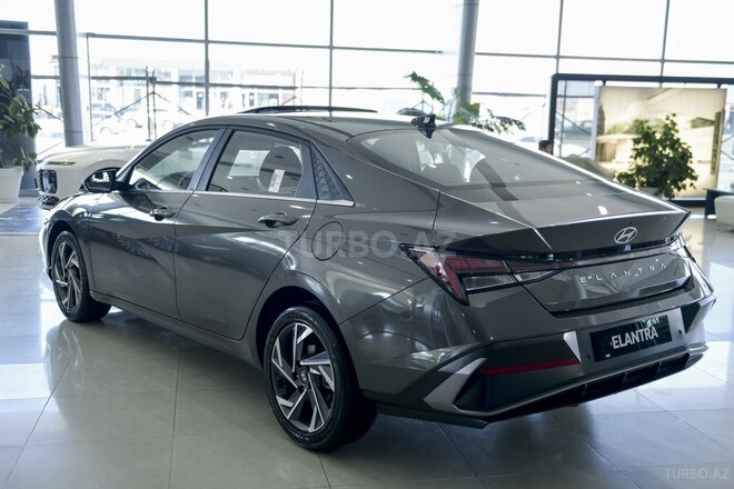 Hyundai Elantra-4
