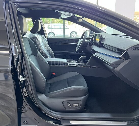 Toyota Camry-13