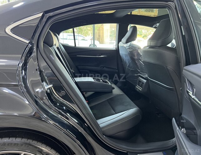 Toyota Camry-14