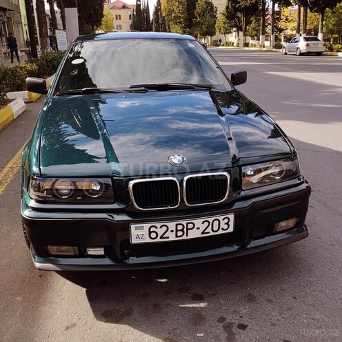 BMW 318 1993, 380,000 km - 1.8 l - Zaqatala