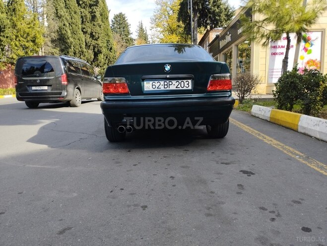 BMW 318 1993, 380,000 km - 1.8 l - Zaqatala