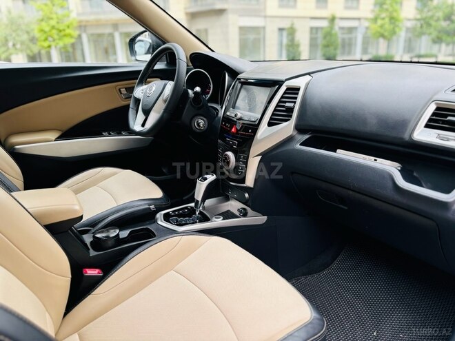 Ssang Yong  2015, 935,655 km - 1.6 л - Bakı