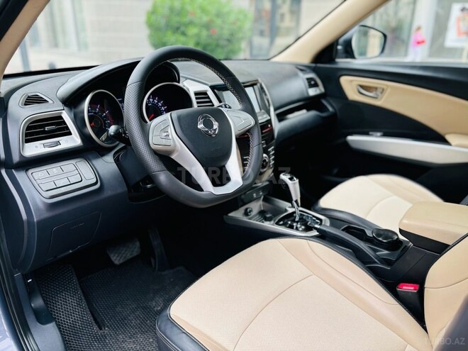 Ssang Yong  2015, 935,655 km - 1.6 л - Bakı