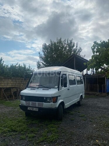 Mercedes 208 D 1994, 308,580 km - 2.9 л - Zaqatala