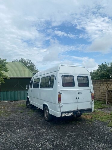 Mercedes 208 D 1994, 308,580 km - 2.9 л - Zaqatala