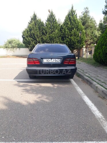 Mercedes E 240 2000, 560,478 km - 2.4 l - Saatlı