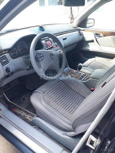 Mercedes E 240 2000, 560,478 km - 2.4 l - Saatlı