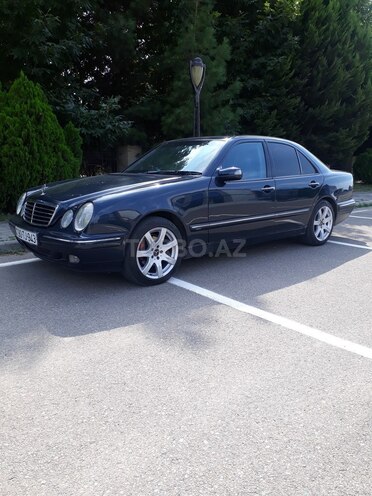 Mercedes E 240 2000, 560,478 km - 2.4 l - Saatlı