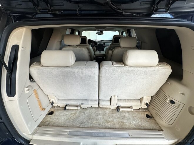 Cadillac Escalade-18