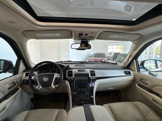 Cadillac Escalade-17