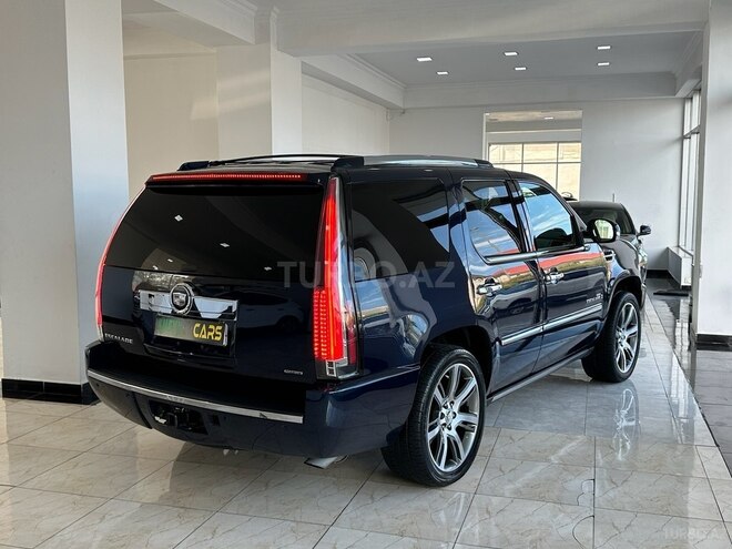 Cadillac Escalade-15