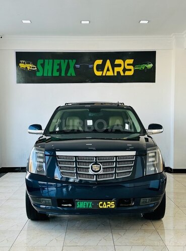 Cadillac Escalade-3