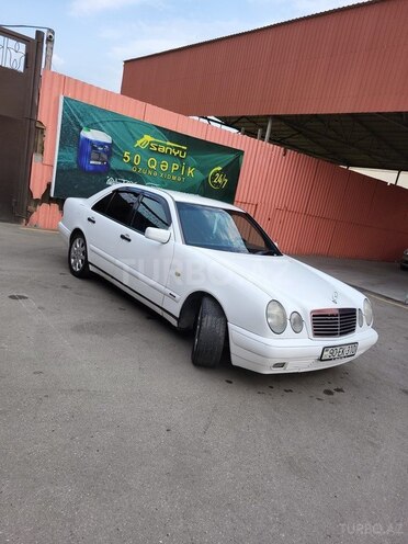 Mercedes E 200 1997, 333,648 km - 2.0 l - Bakı