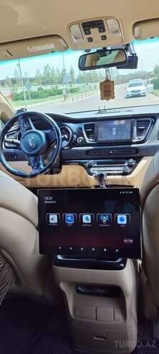 Kia Carnival-5