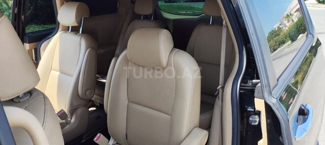 Kia Carnival-8