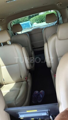 Kia Carnival-10