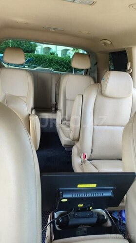 Kia Carnival-12
