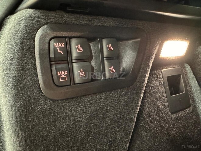 BMW X7-11