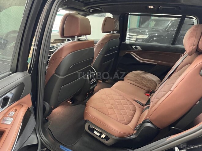 BMW X7-19