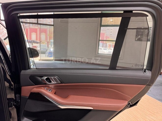 BMW X7-13