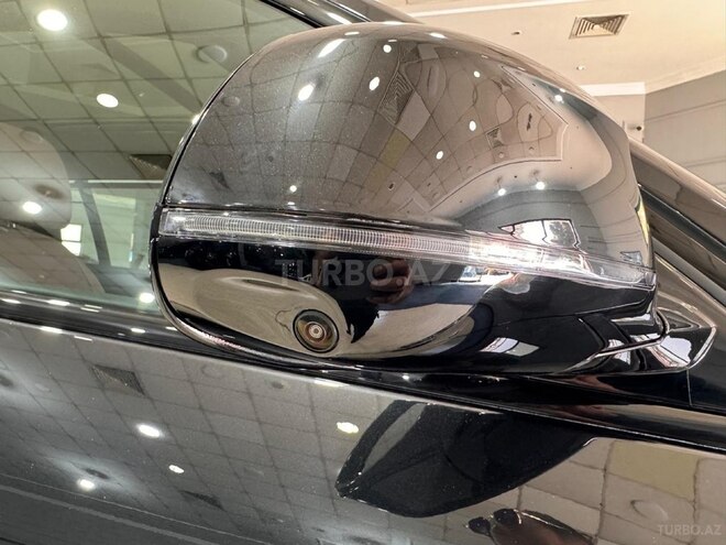 BMW X7-9