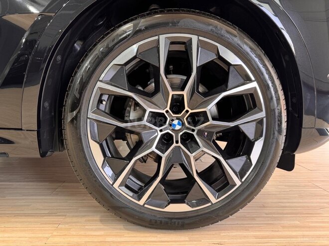 BMW X7-18