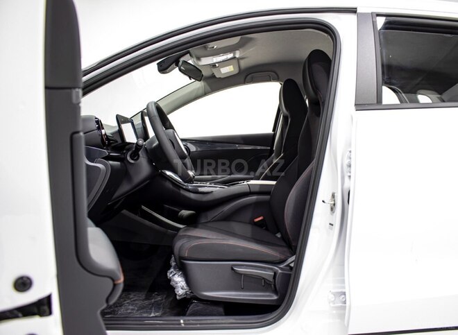 BYD e2-8