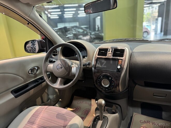 Nissan March-12