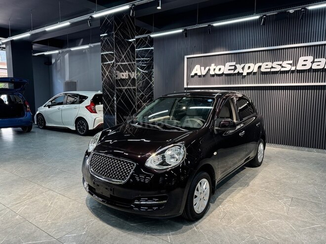 Nissan March-5