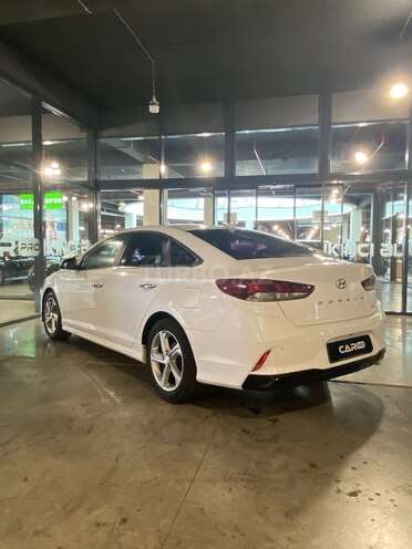 Hyundai Sonata-6