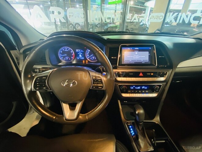 Hyundai Sonata-8