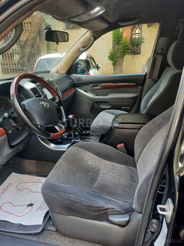 Toyota Land Cruiser Prado-12